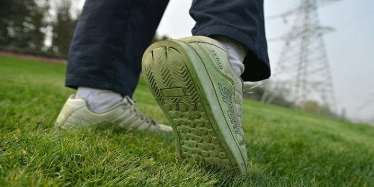 How to get grass stains out of shoes quickly