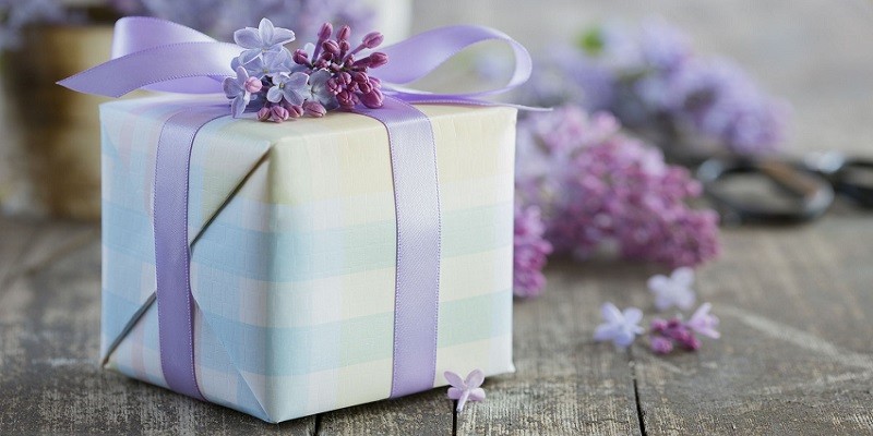Read more about the article Things to Consider When Selecting Wedding Gifts