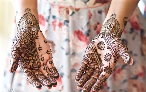 Front Hand Mehndi Designs