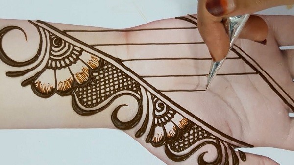 Front Hand Mehndi Designs