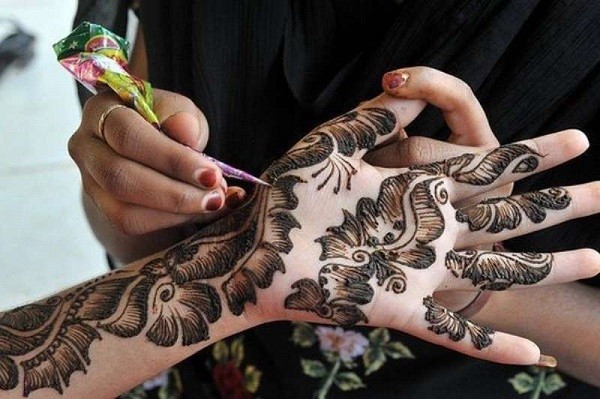 Front Hand Mehndi Designs