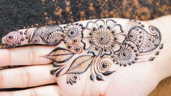 Front Hand Mehndi Designs