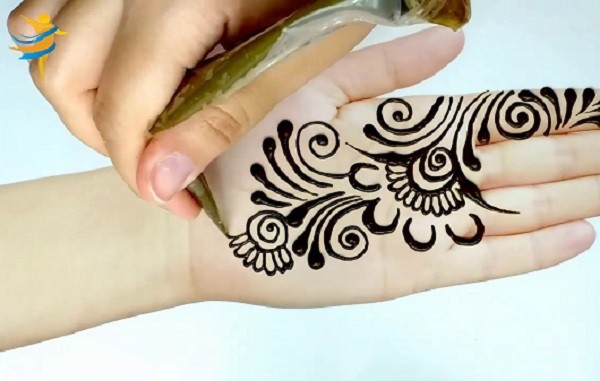 Front Hand Mehndi Designs