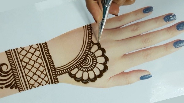 Simple Mehndi Designs