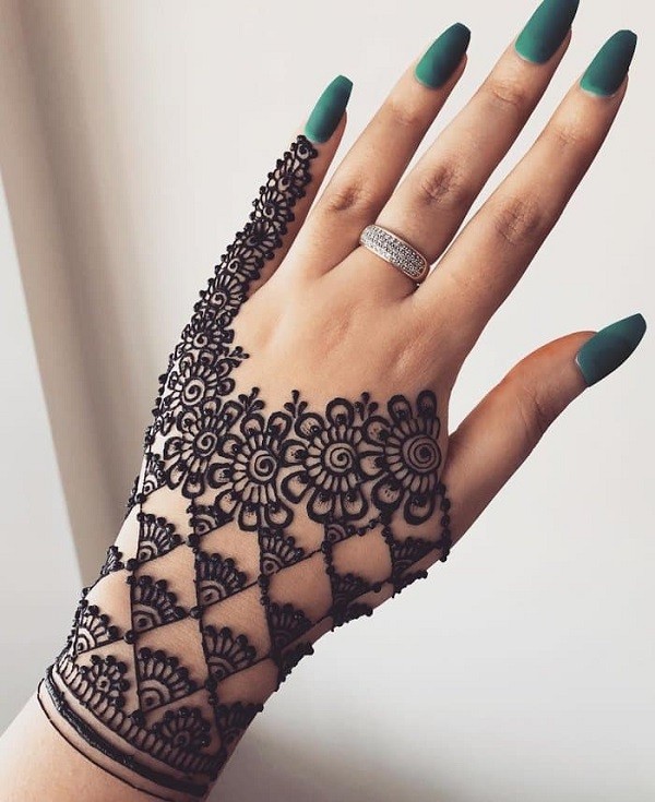 Simple Mehndi Designs