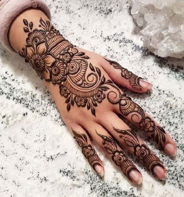 Simple Mehndi Designs