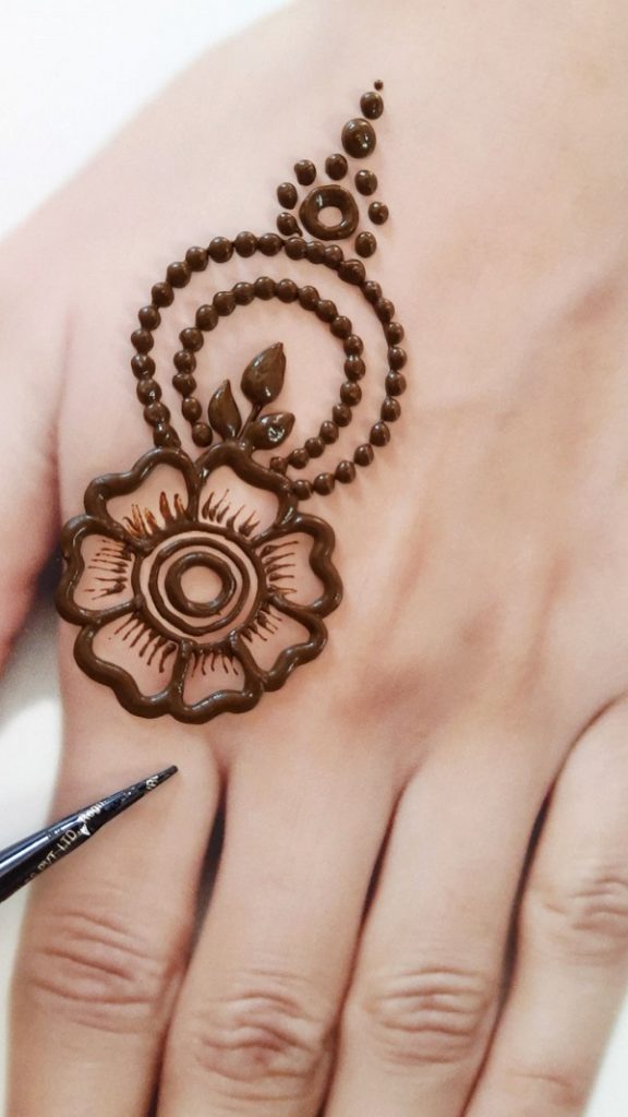 Simple Mehndi Designs