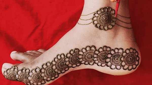 Leg Mehndi Design