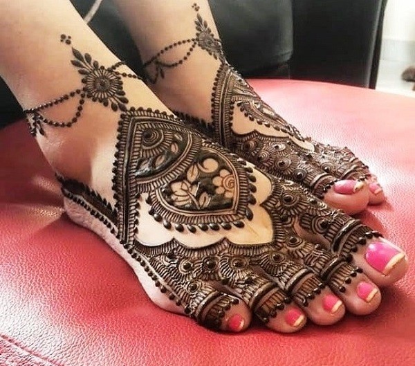 Leg Mehndi Design