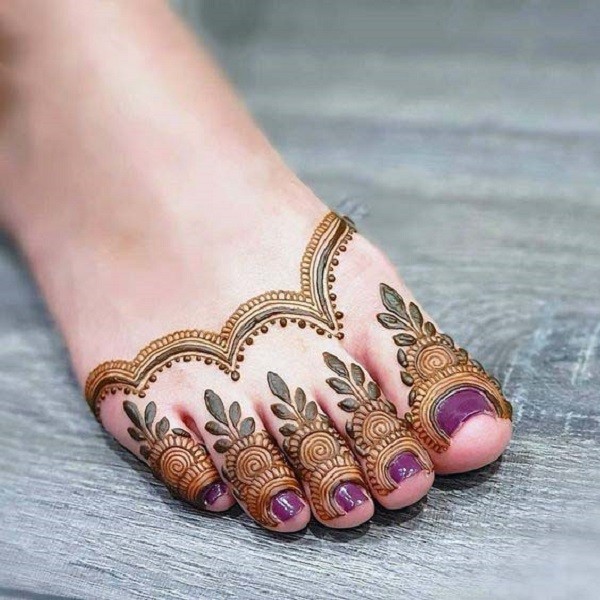 Leg Mehndi Design