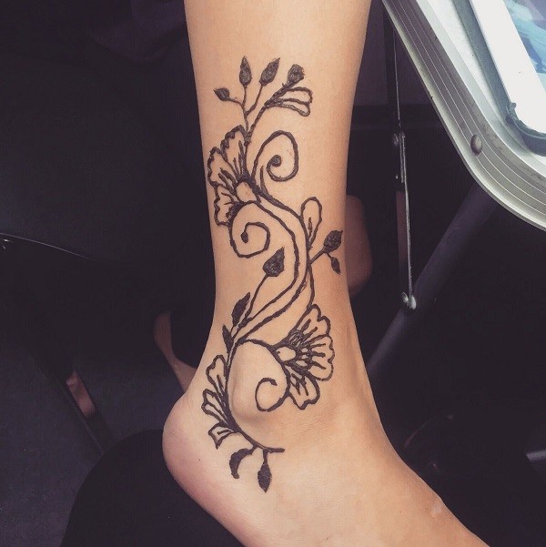 Leg Mehndi Design