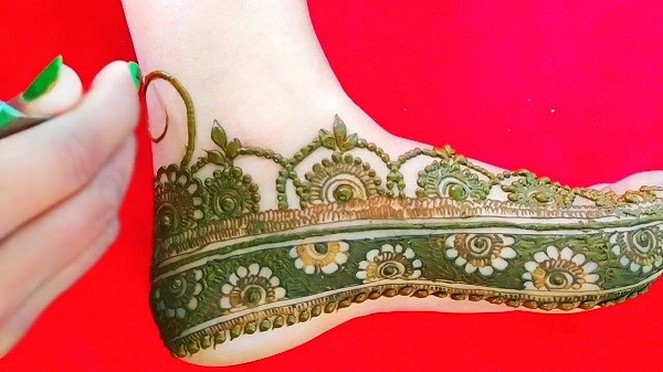 Leg Mehndi Design