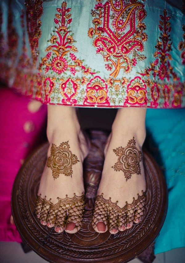 Leg Mehndi Design