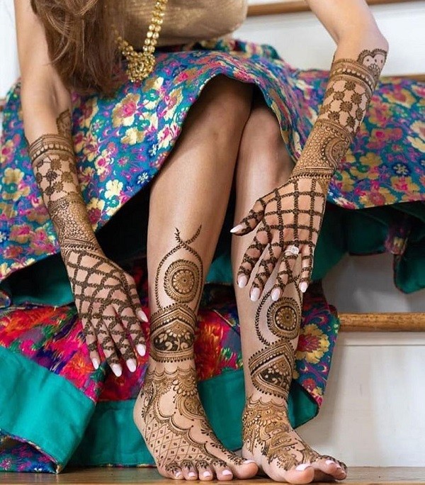 Leg Mehndi Design