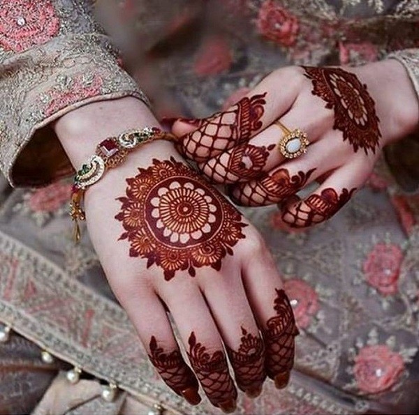 Round Mehndi Design