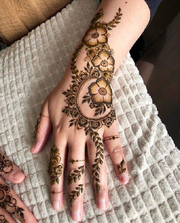 Round Mehndi Design