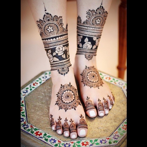 Round Mehndi Design