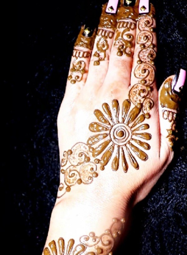 Round Mehndi Design