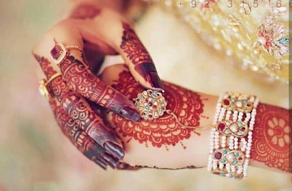 Round Mehndi Design