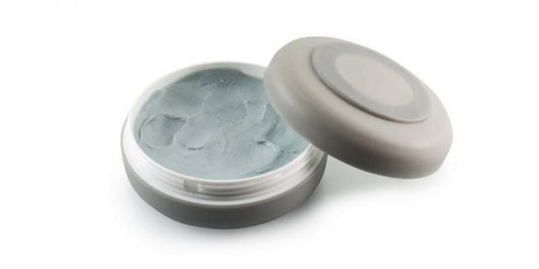 The Difference Between Hard Wax and Soft Wax