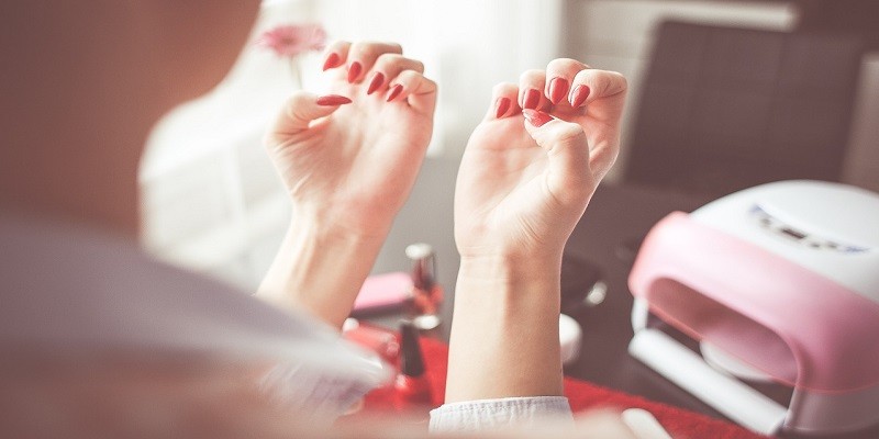 Read more about the article A Guide to Every Type of Manicure at the Nail Salon