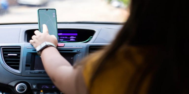 How To Choose The Right Car Phone Holder