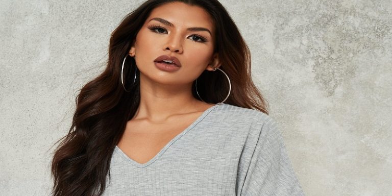 Types Of T-Shirt Necklines You Need To Know