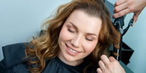 Read more about the article How To Stop Hair From Curling Outwards?
