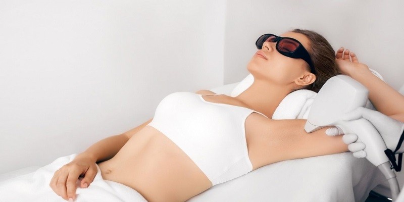 You are currently viewing Can You Do Laser Hair Removal While Breastfeeding?