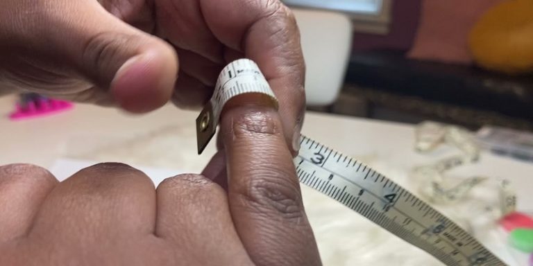 How To Measure Nails