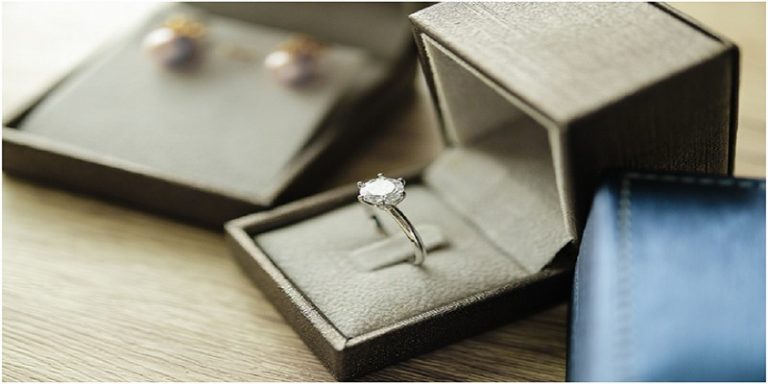 Why Choose Platinum Diamond Rings Over Gold