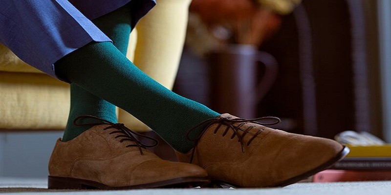 Read more about the article What Color Socks With Brown Shoes?