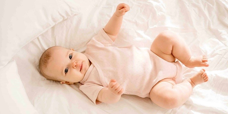 Read more about the article The Ultimate Guide to Choosing the Perfect Baby Bodysuit