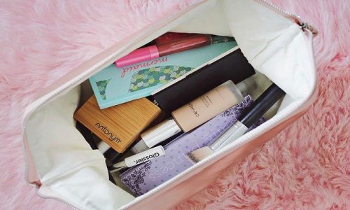 Can I Take Makeup On A Plane In My Purse?