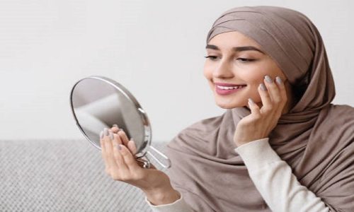 Can Muslim Women Wear Makeup?