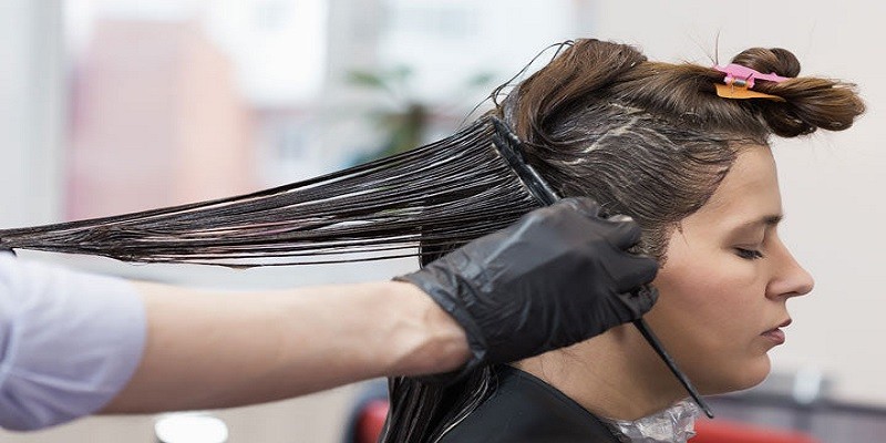 Can You Apply Bleach To Damp Hair?