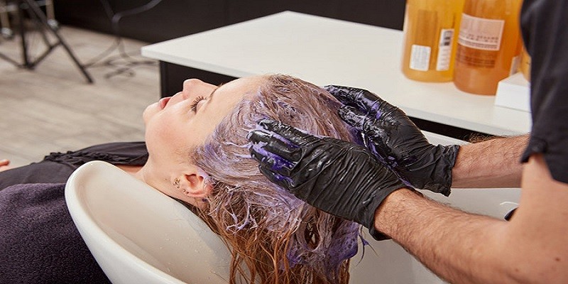 Can You Bleach Hair While Wet?