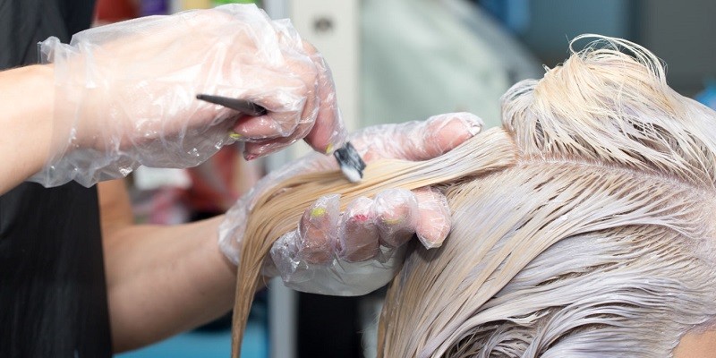 Can You Bleach Your Hair Wet?