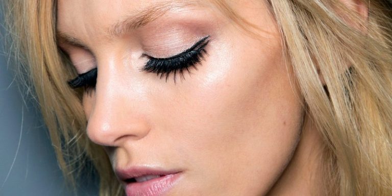 Can You Wear Makeup With Lash Extensions