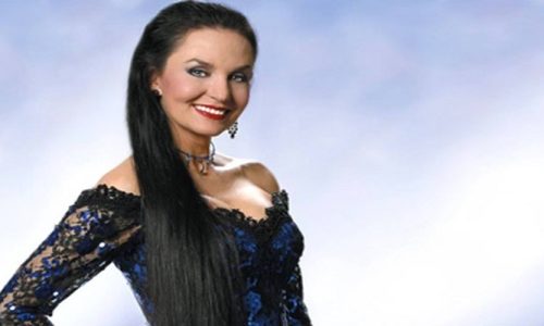 How Long Is Crystal Gayle’S Hair 2021?