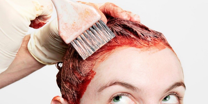 You are currently viewing How Long To Leave Hair Dye On Roots?