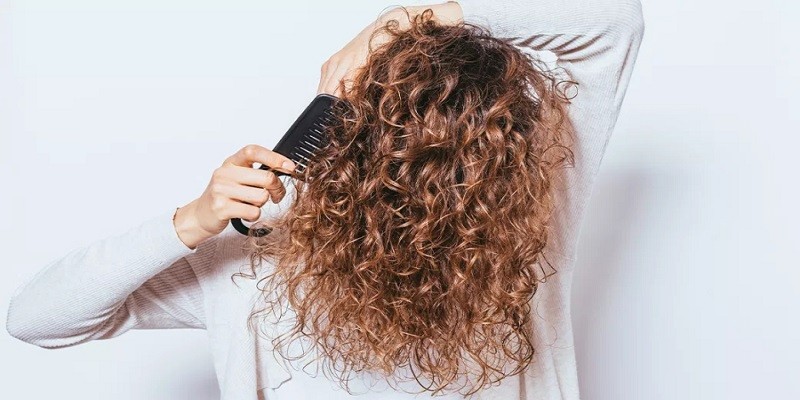 Read more about the article How To Keep Synthetic Curly Hair From Frizzing?