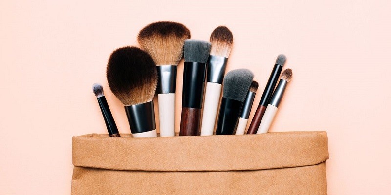 You are currently viewing How Long Do Makeup Brushes Last?