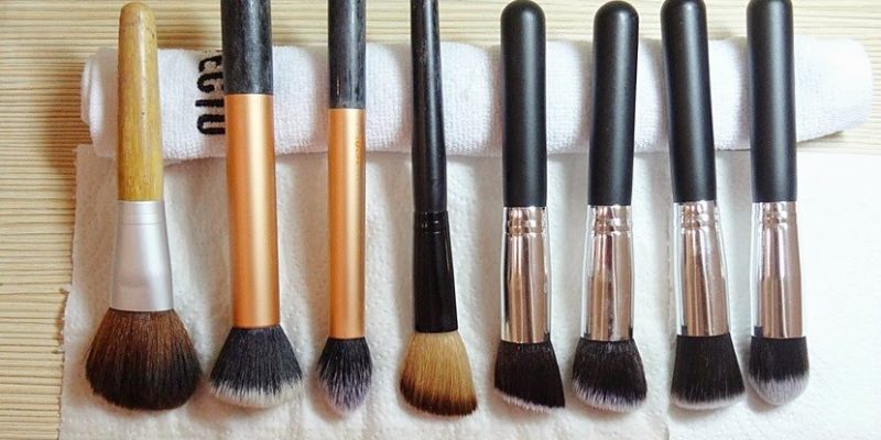 How To Dry Makeup Brushes?