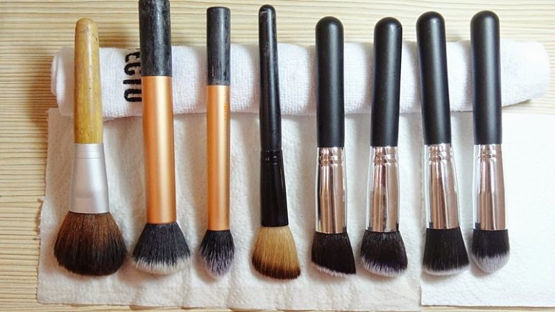 How To Dry Makeup Brushes