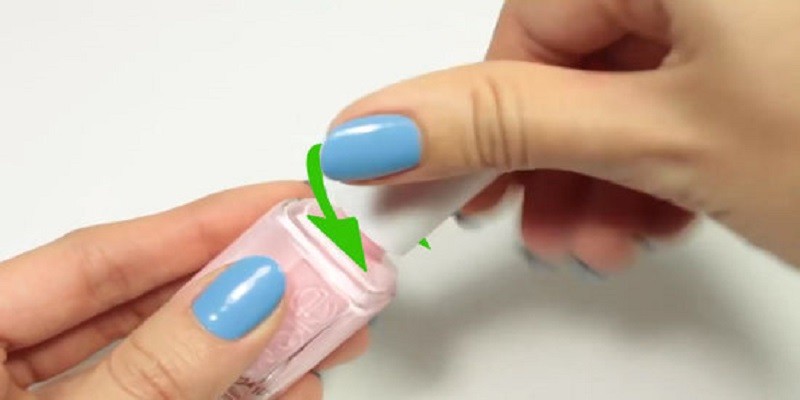 How To Open A Nail Polish That Is Stuck?