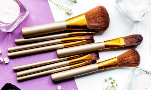 How To Quickly Dry Makeup Brushes: The Ultimate Guide