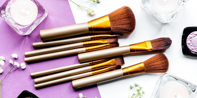 How To Quickly Dry Makeup Brushes: The Ultimate Guide