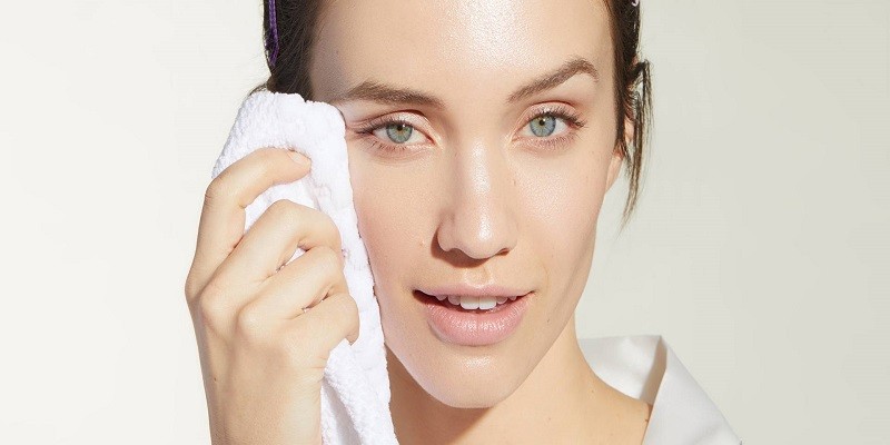 How To Remove Eyeliner Without Makeup Remover