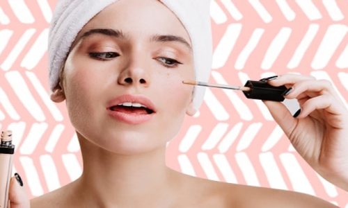 How To Stop Makeup From Creasing: Tips And Tricks